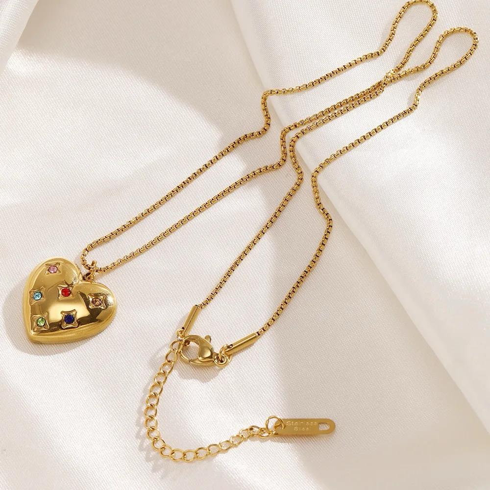 Eternal Love Necklace (18k gold plated) - Image 3