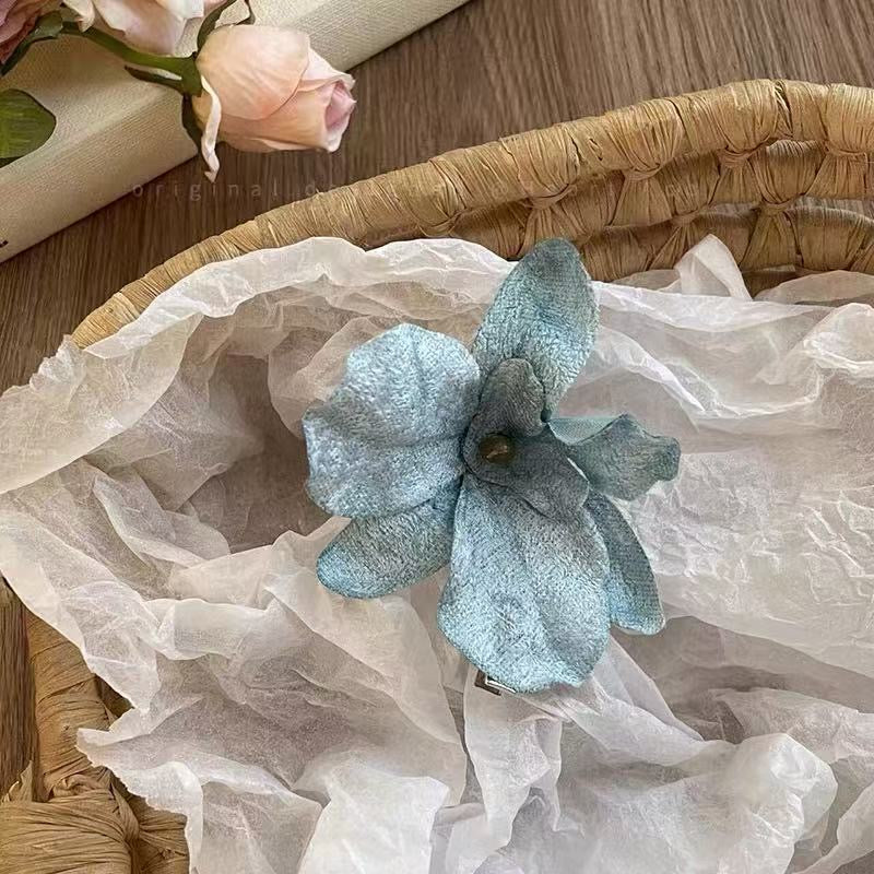 Evermore Blossom Hair Clip - Image 3