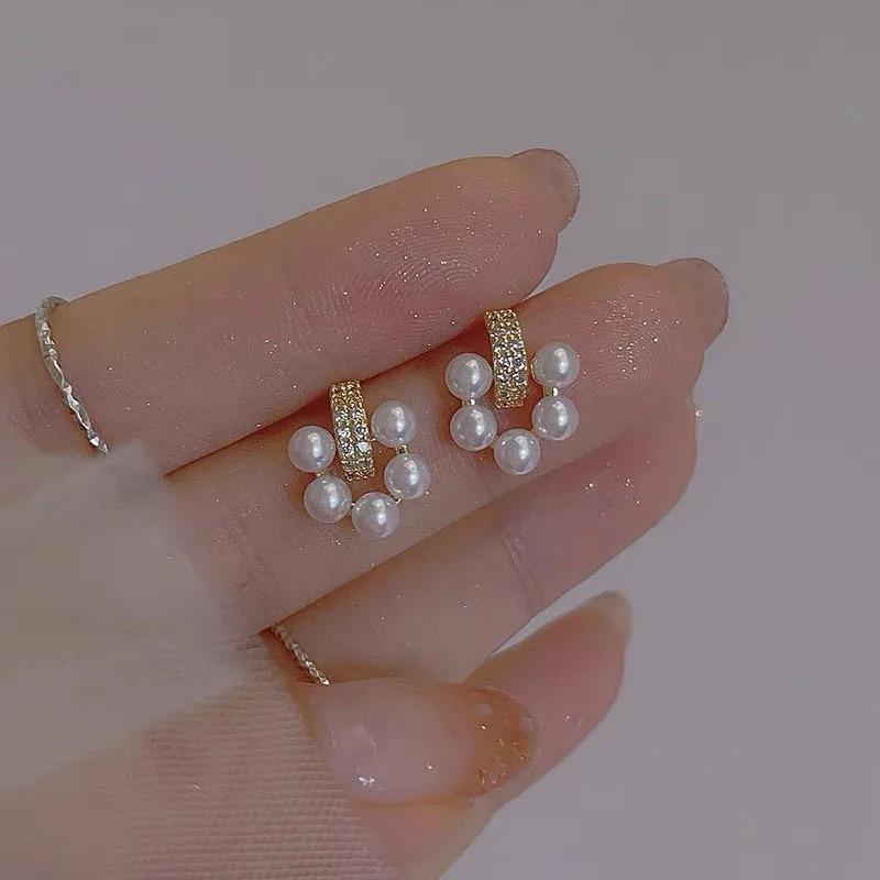Everyday Minimal Pearl earrings - Image 3