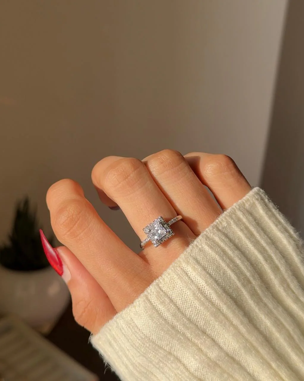 Fae Girl Square-cut Ring - Image 2