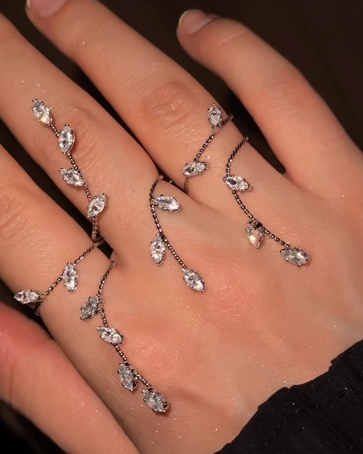 Fairy Drip Hand Jewellery - Image 2