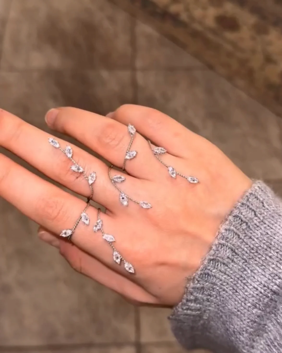 Fairy Drip Hand Jewellery - Image 9