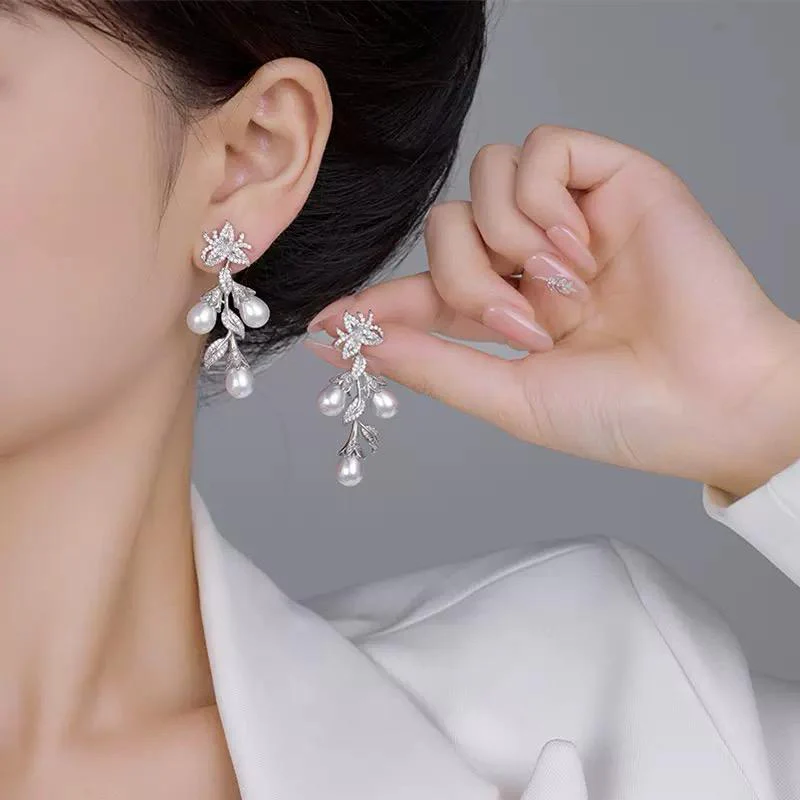 Fairy Haze Pearl Earrings - Image 4