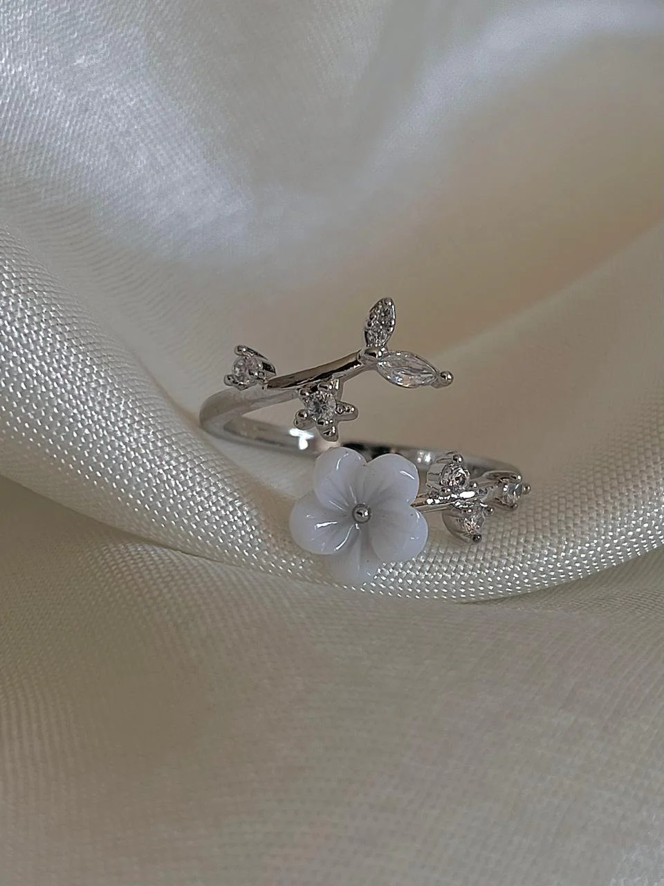 Fairytail Flower Ring - Image 2