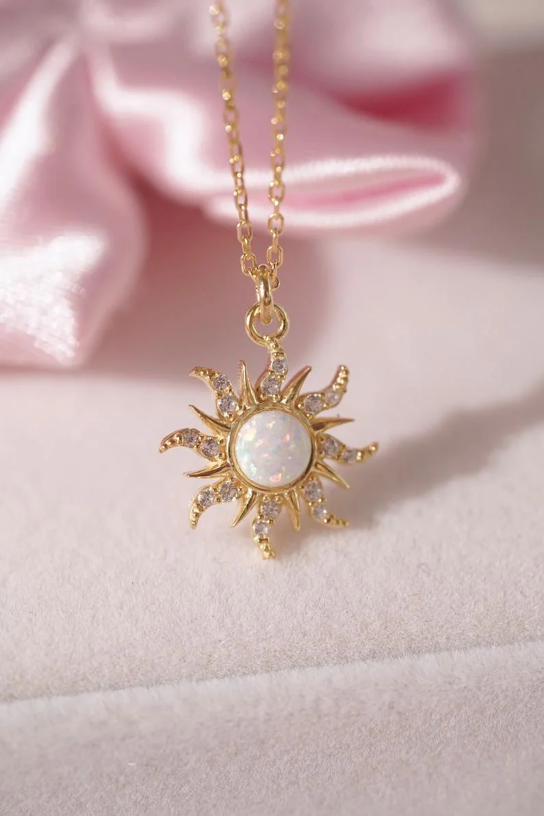 Fairytale-coded Rapunzel Necklace - Image 3