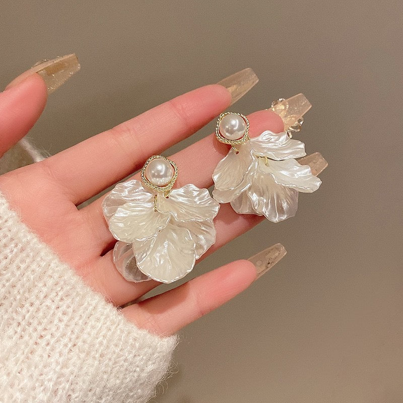 Ferns n Pearls Classy Earrings - Image 2