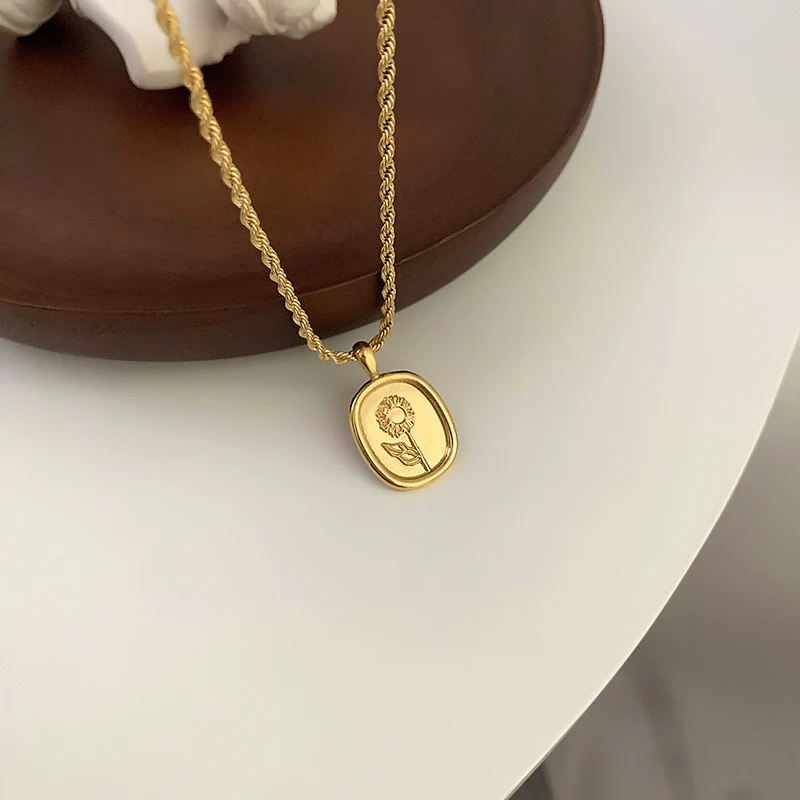 Floradale Gold Necklace - Image 4