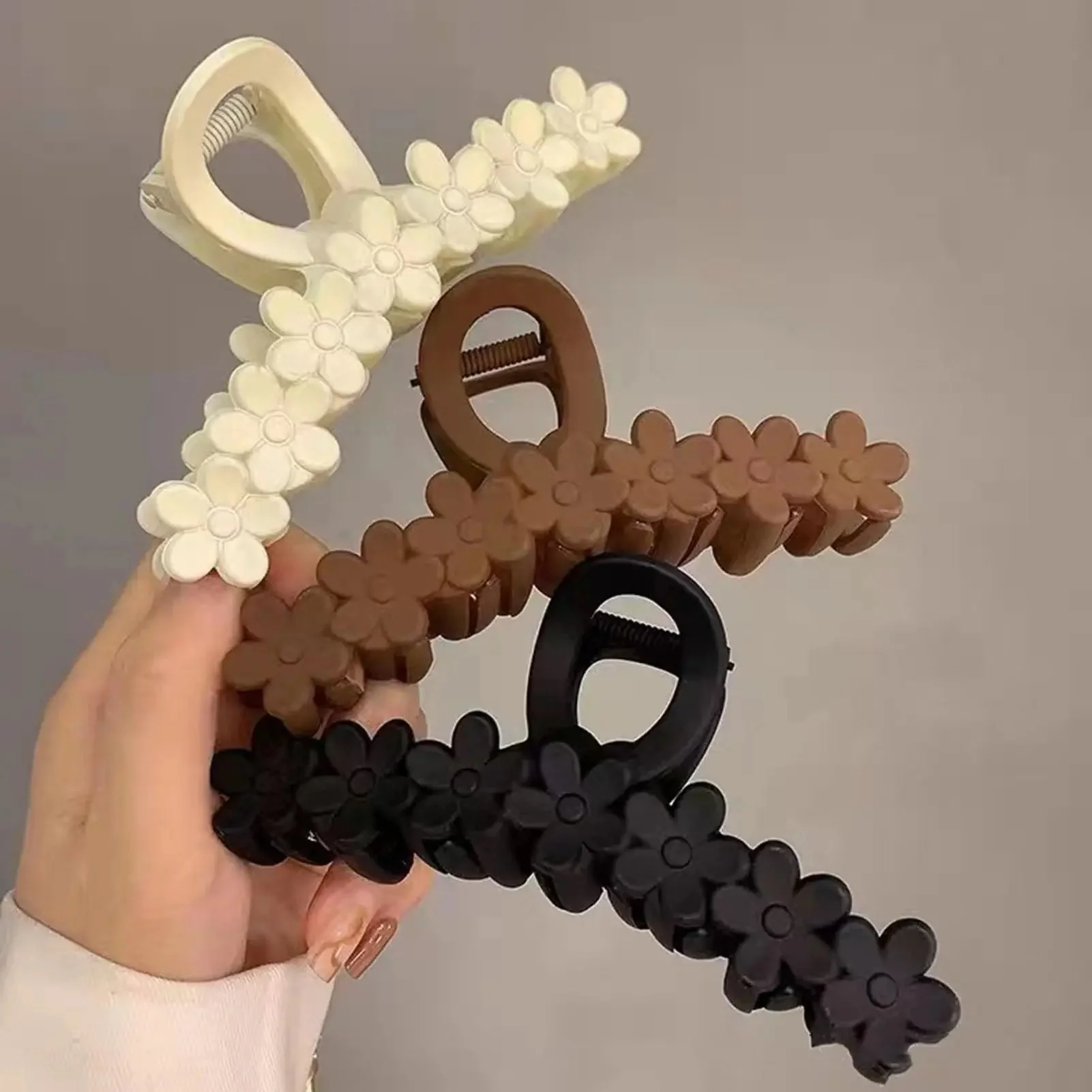 Floral Love Claw clips - Image 2