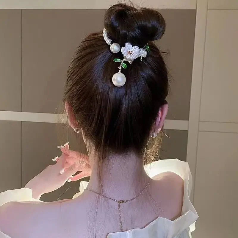 Flower Bun Hairclip - Image 3