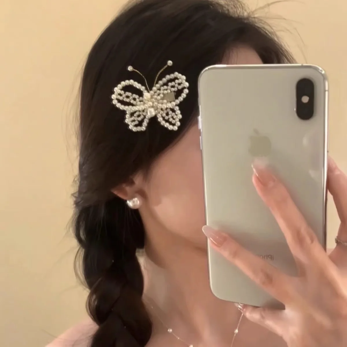 Flutter Whimsy Pearl Hair Clip - Image 4