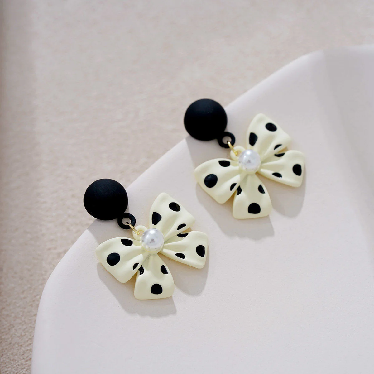 Freckled Bow Earrings - Image 4