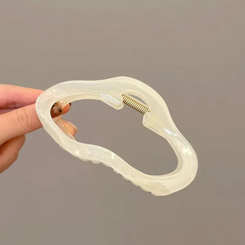 Frosty Cloud Claw Clip - Image 2