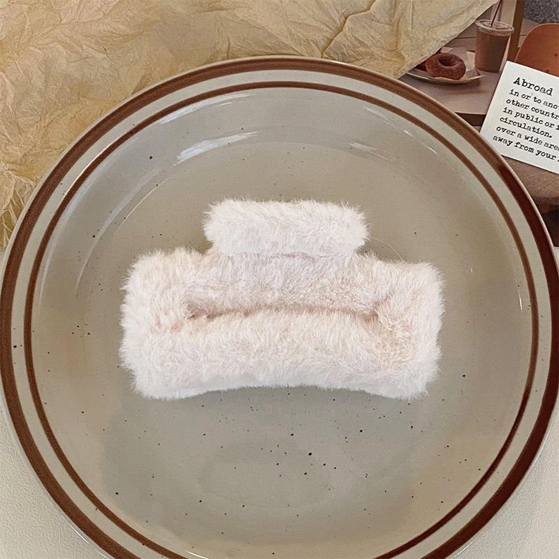 Fur Rectangular Claw Clutcher - Image 4