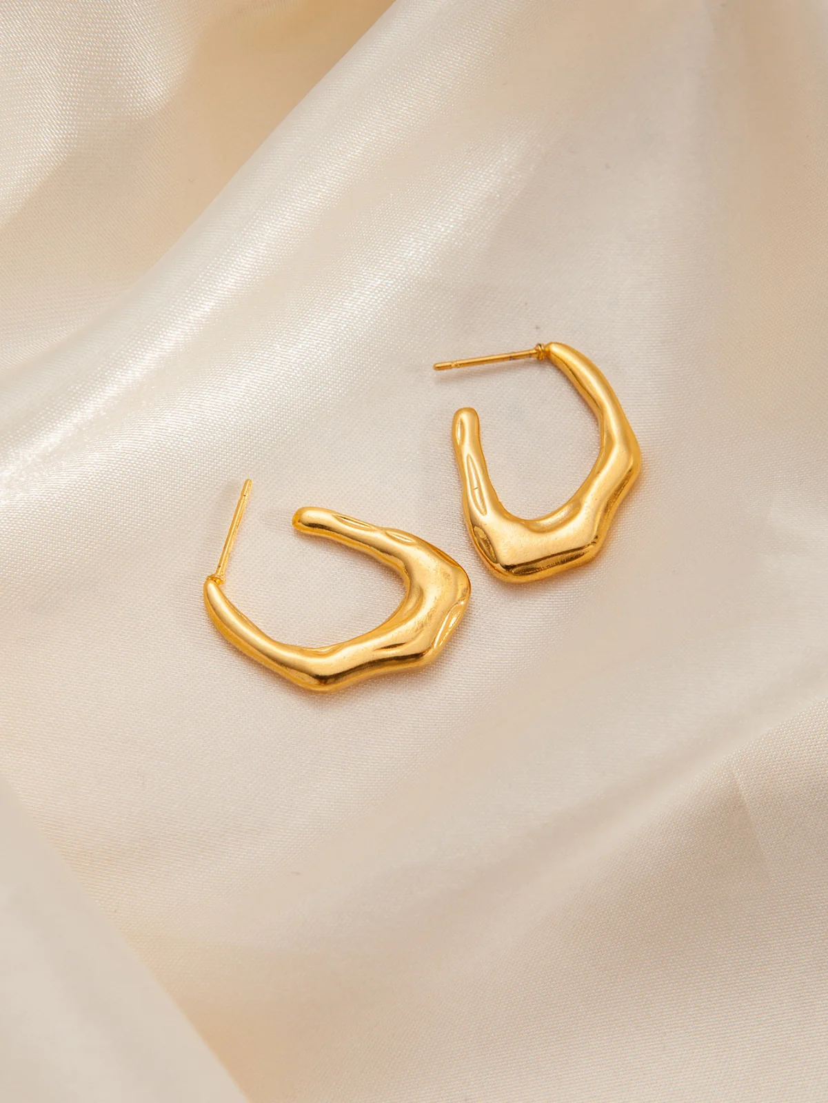 Glint of Gold Earrings - Image 3