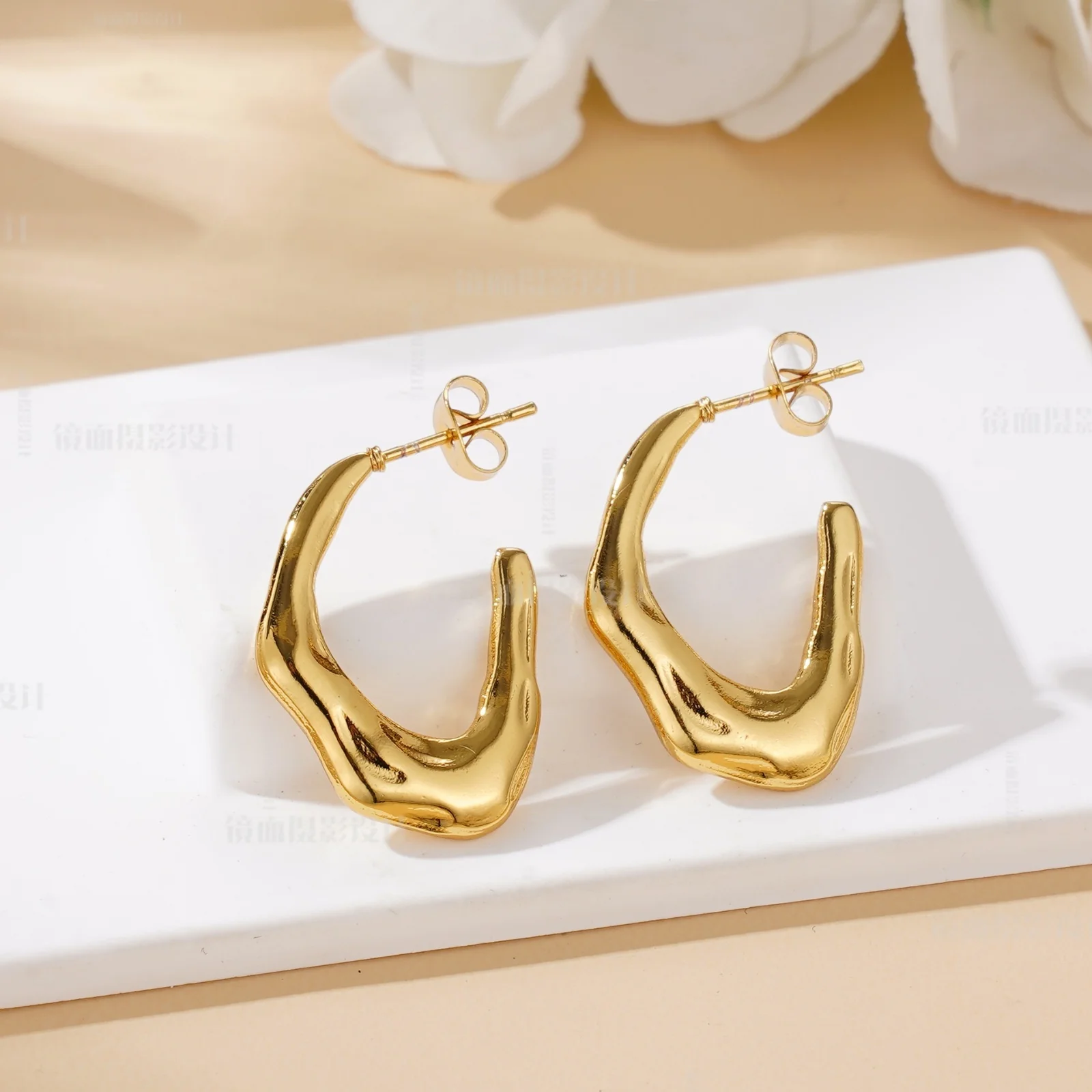 Glint of Gold Earrings - Image 5