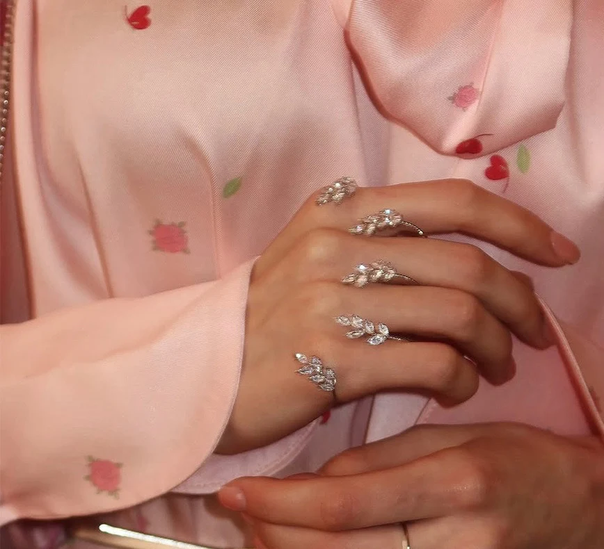 Moonlit Hand Veil Jewellery - Image 2