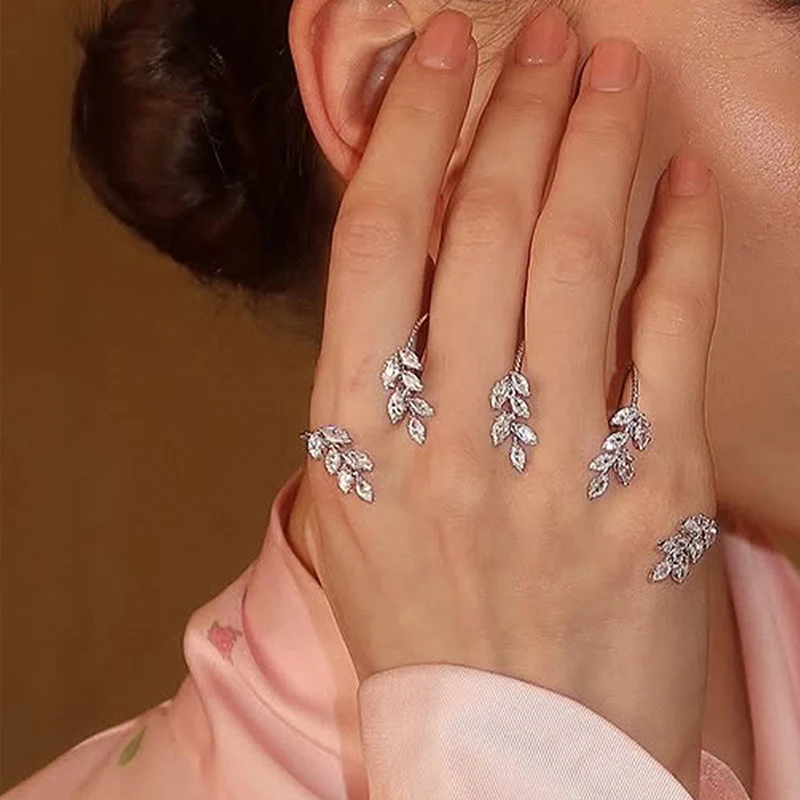 Moonlit Hand Veil Jewellery - Image 5