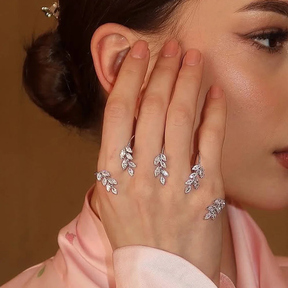 Moonlit Hand Veil Jewellery - Image 6