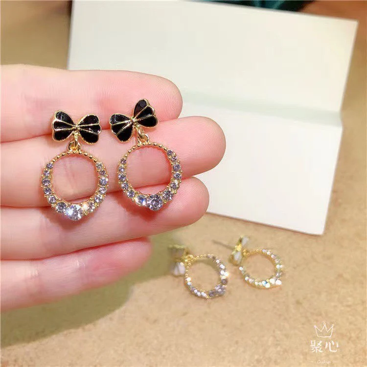 Glossed-Princess Bow Earrings - Image 3