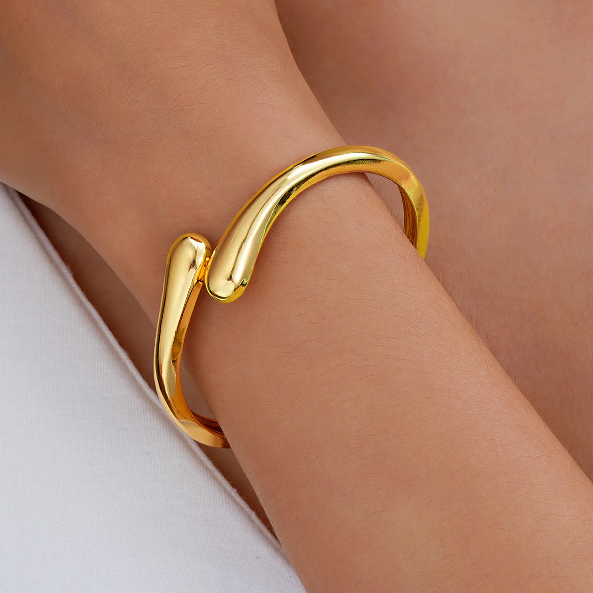 Glow ‘O’ Clock Bracelet