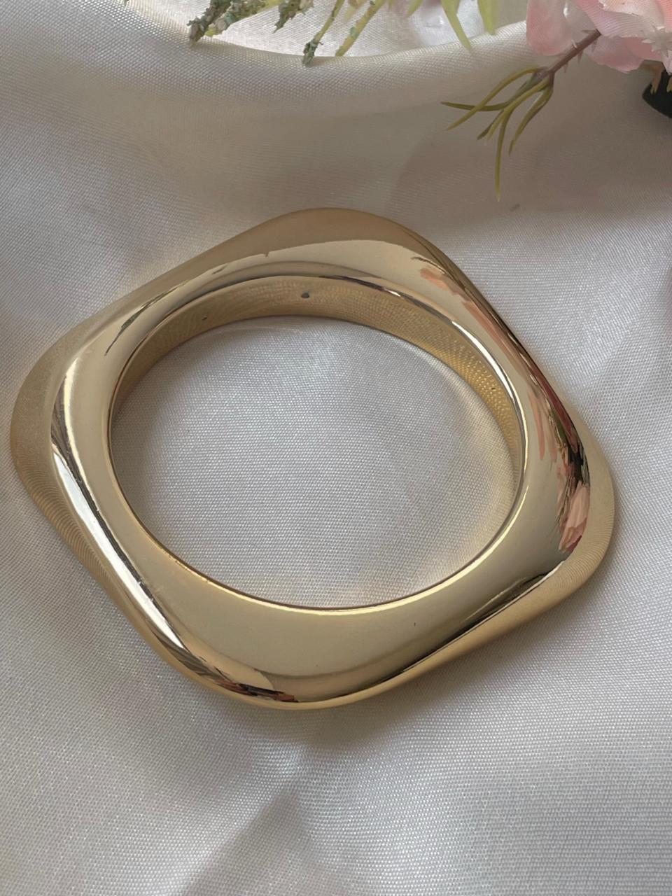 Glow Show! Acrylic Bangle - Image 3