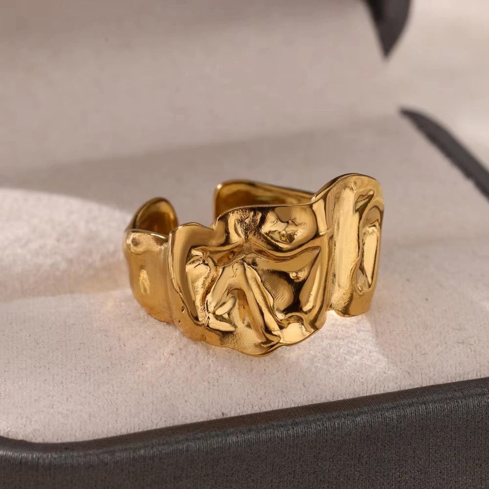 Gold Bold Baddie Ring - Image 3