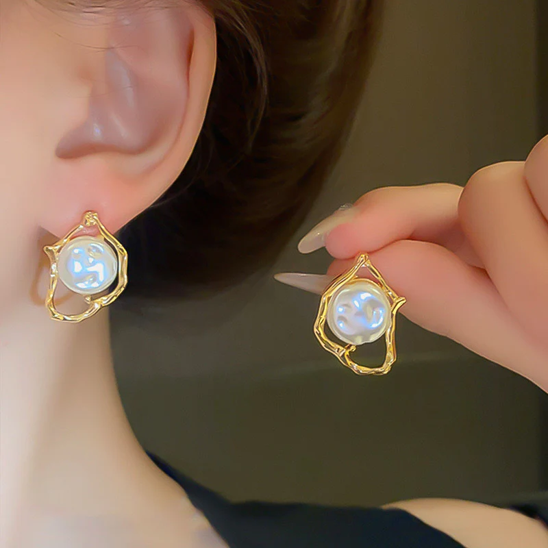 Golden Archive Pearl Earrings - Image 4