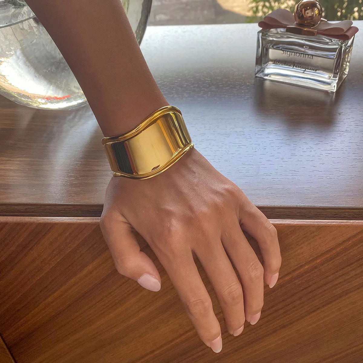 Golden Authority! Handcuff