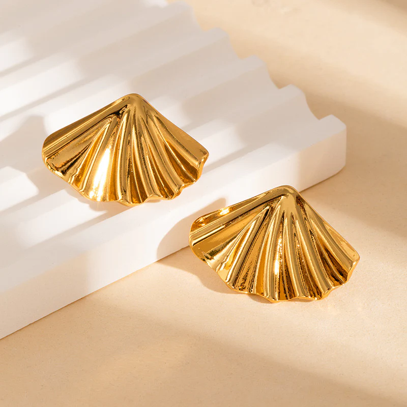 Golden Current Shell Earrings - Image 3
