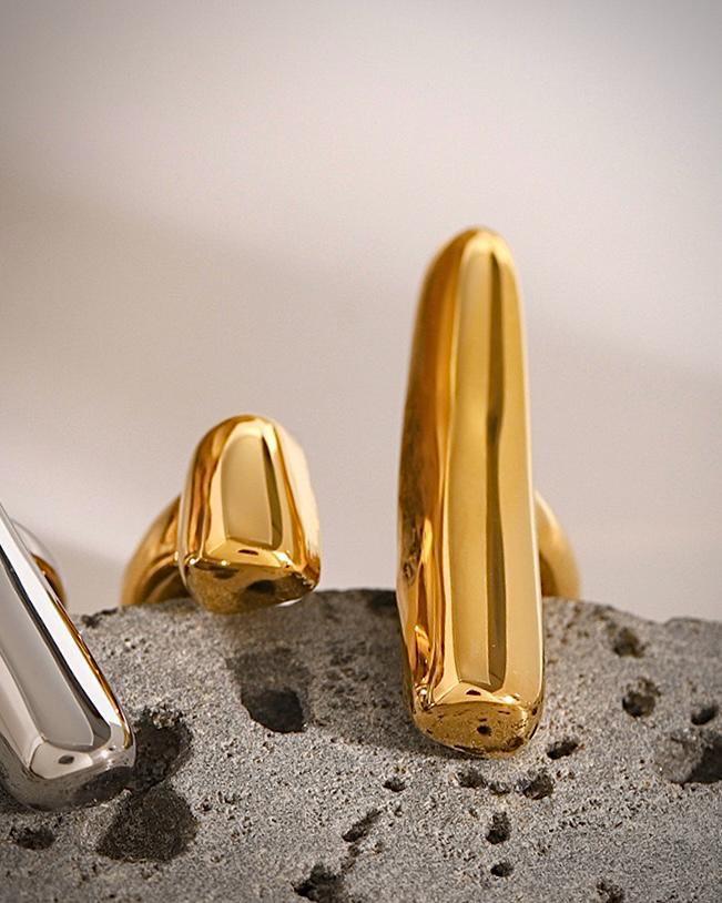 Golden Edge Statement Ring - Image 3