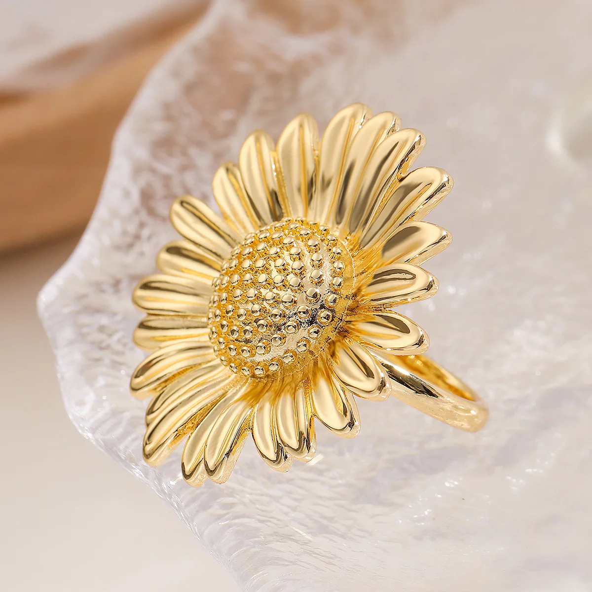 Golden Florentine Ring - Image 2