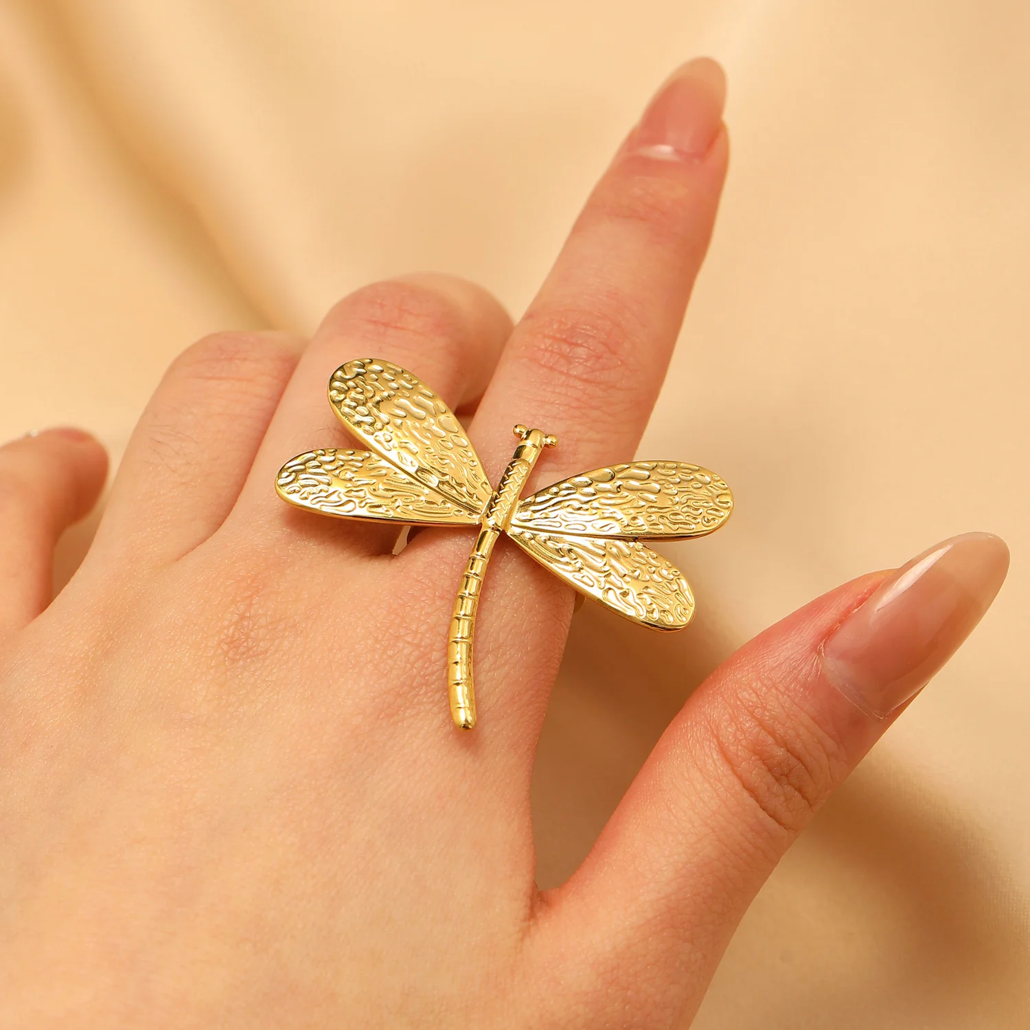 Golden Flutress Ring - Image 2