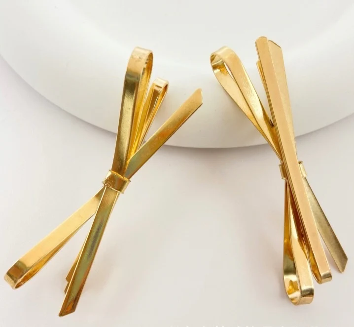 Golden Glimpse Hair Clip - Image 3