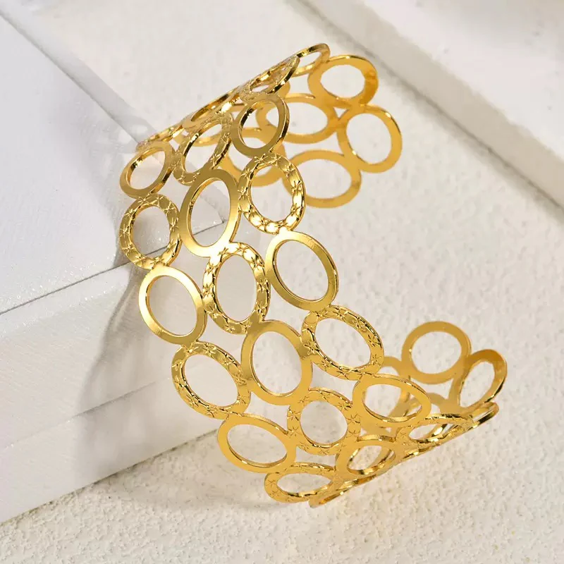 Golden Halo Textured Bracelet