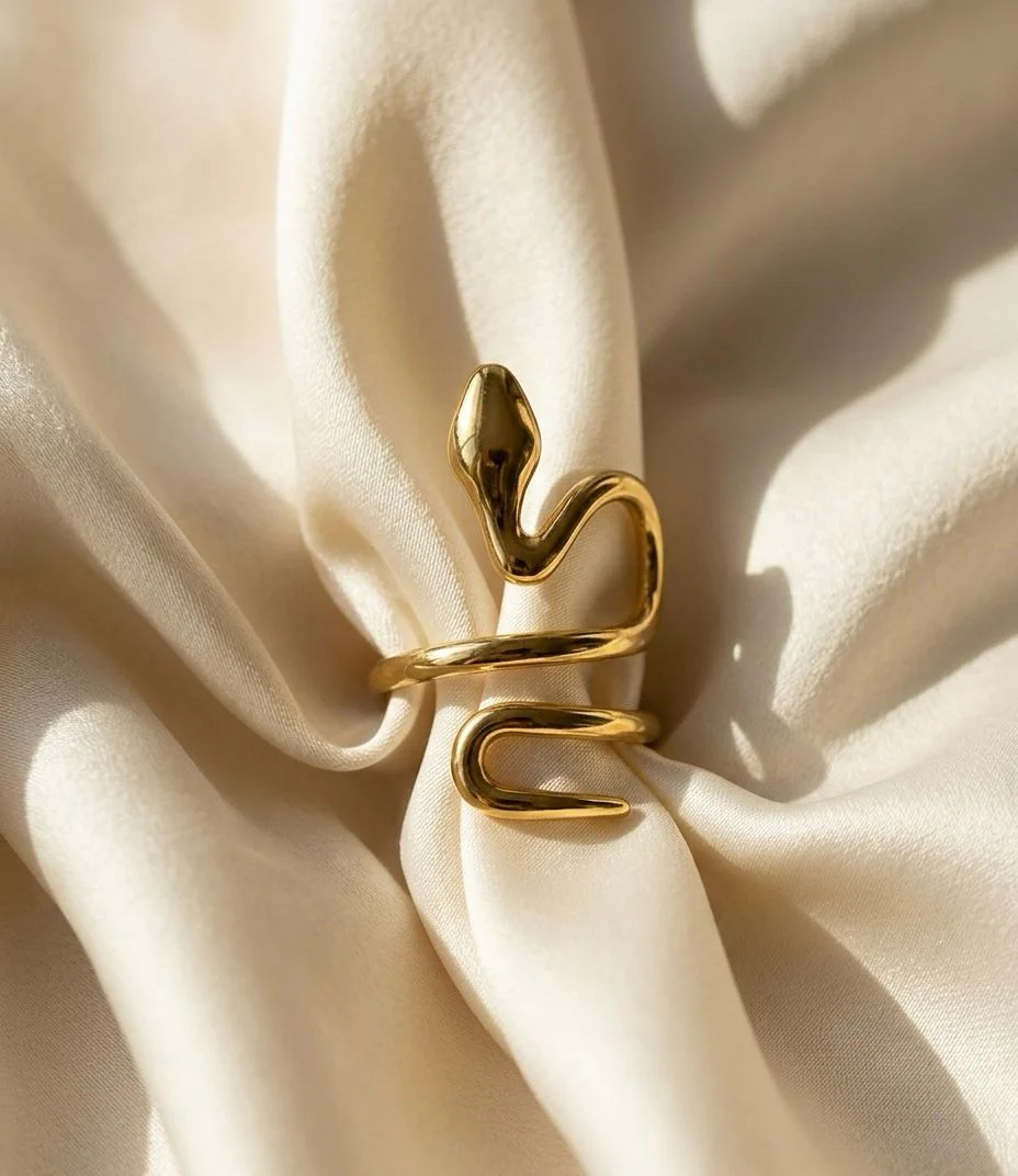 Golden Hiss Ring