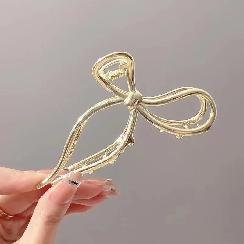 Golden-hour Coquette Hair Claw - Image 3