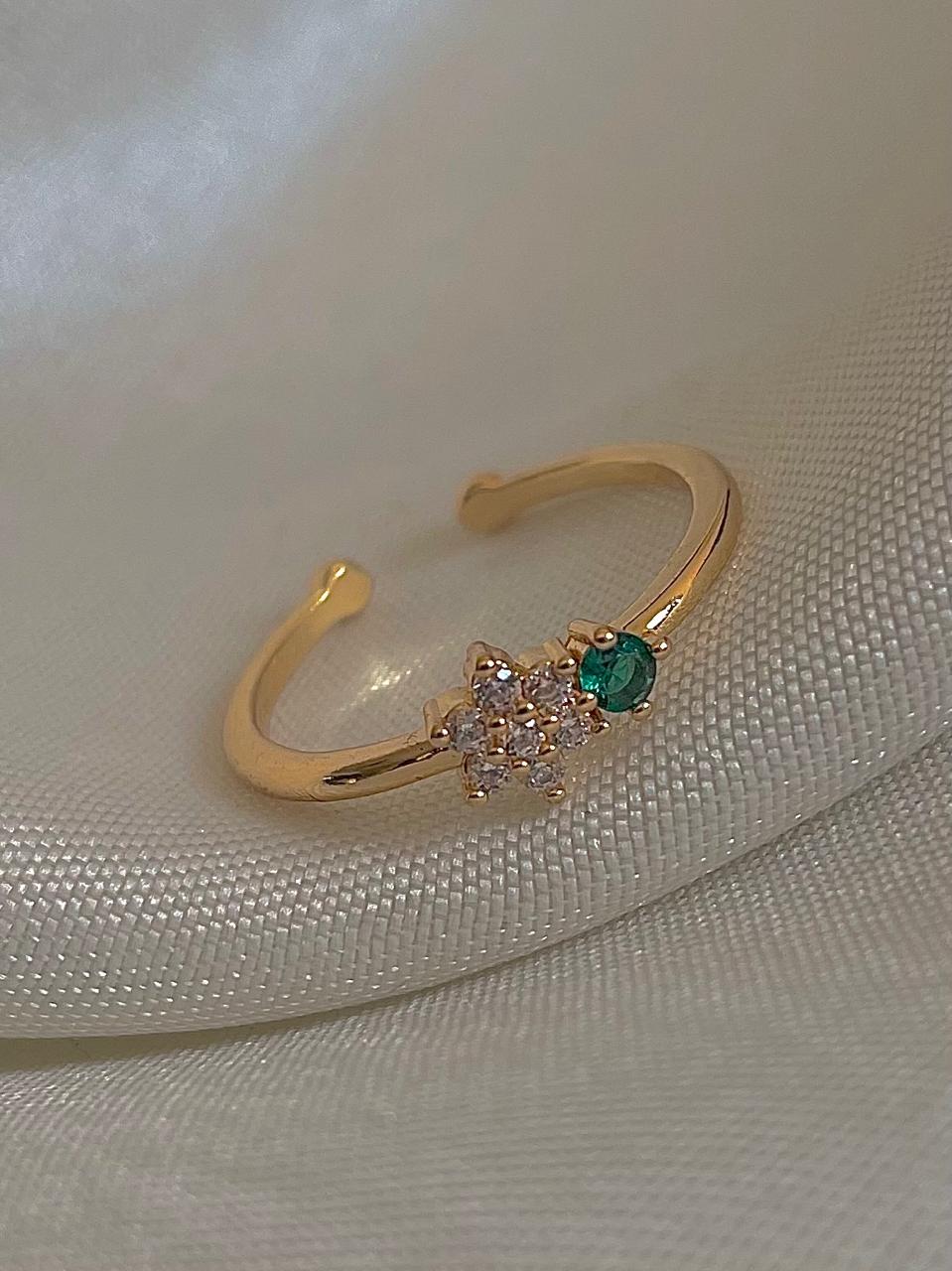 Golden Mini Flower Ring