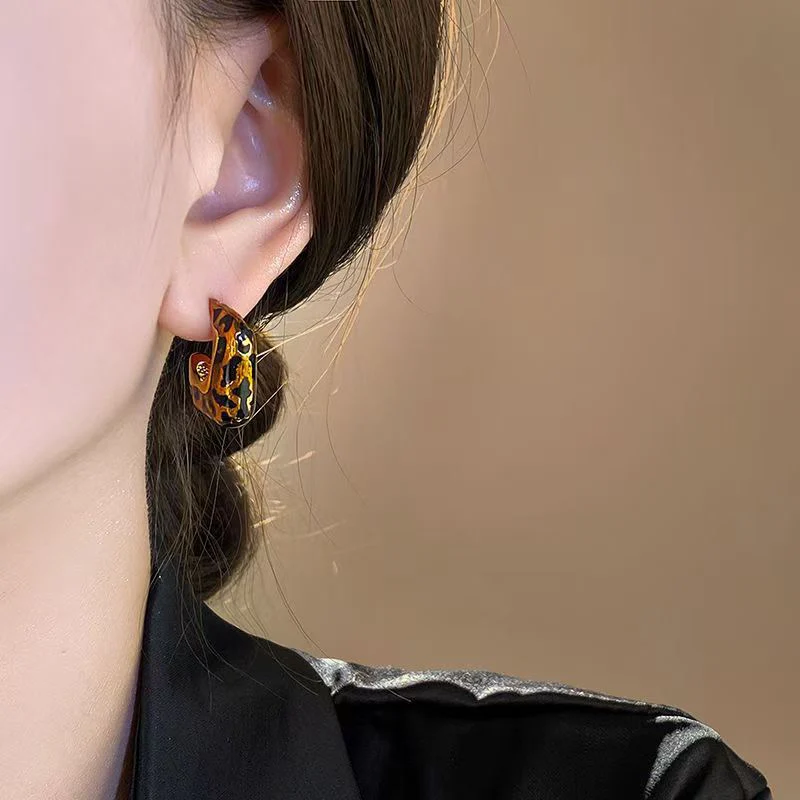 Golden Purr Earrings - Image 3