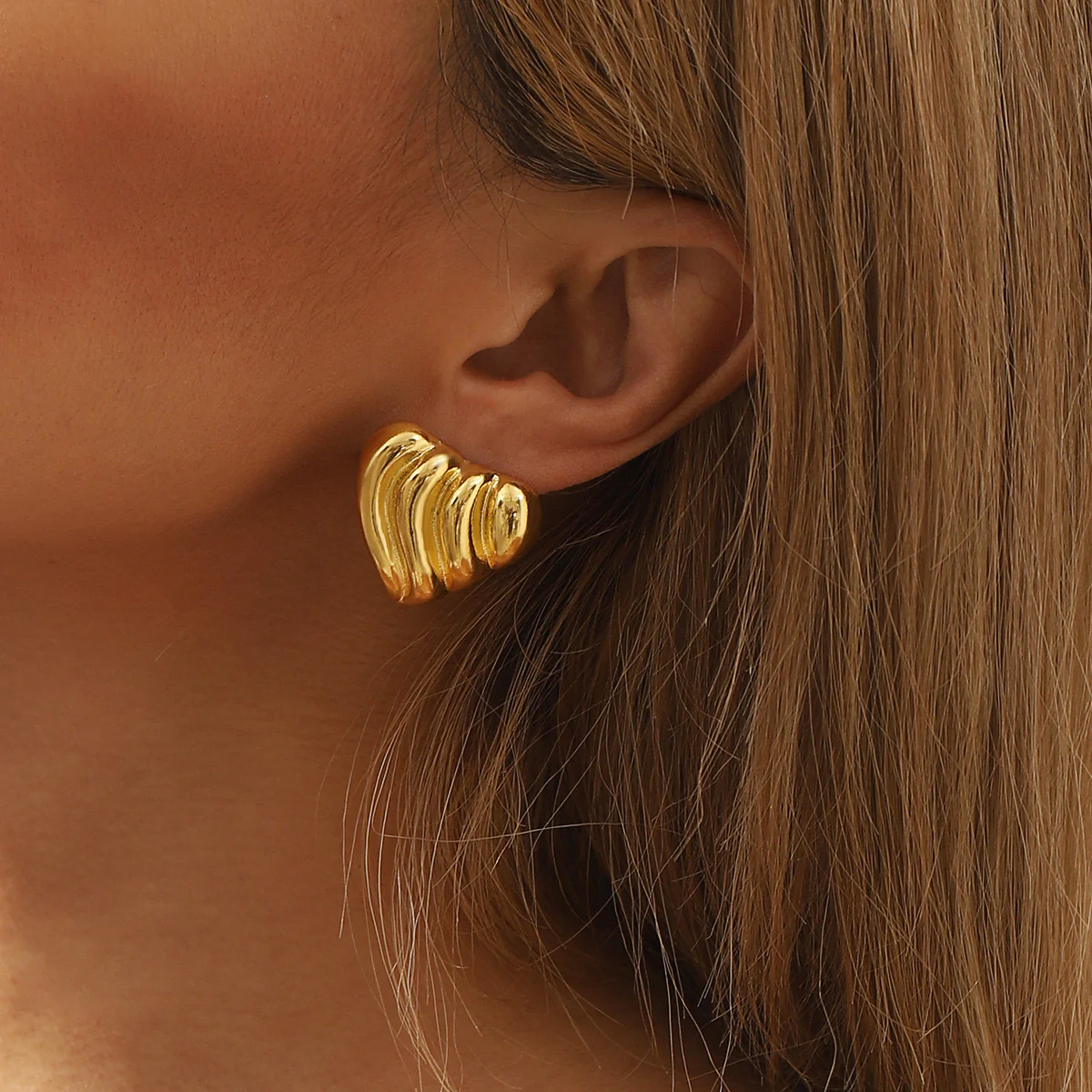 Golden Romantics Heart Earrings - Image 4