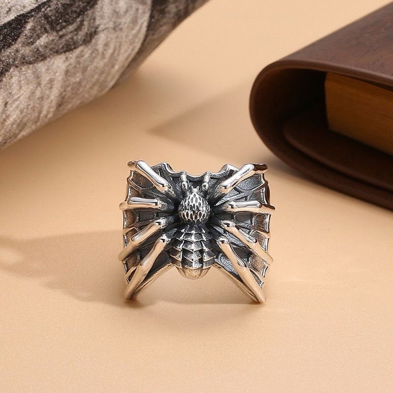 Gothic Webmistress Ring - Image 3