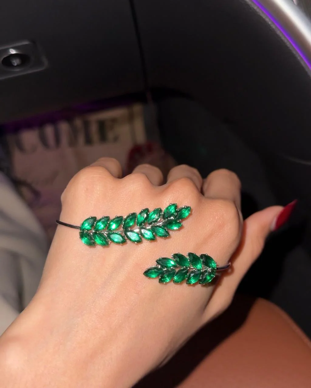 Green Glitters Hand Jewellery - Image 3