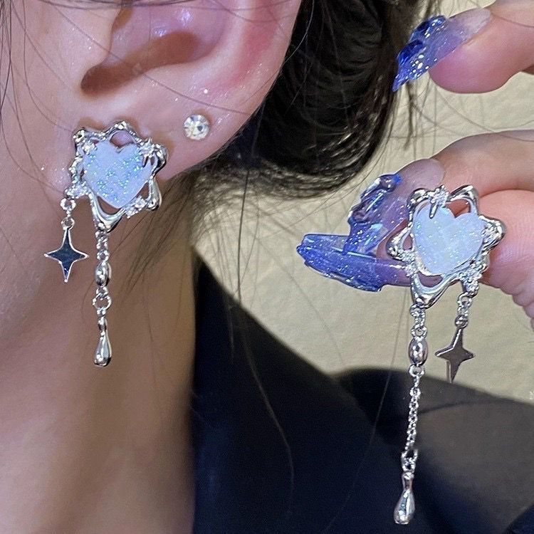 Grudge Heart Earrings - Image 3