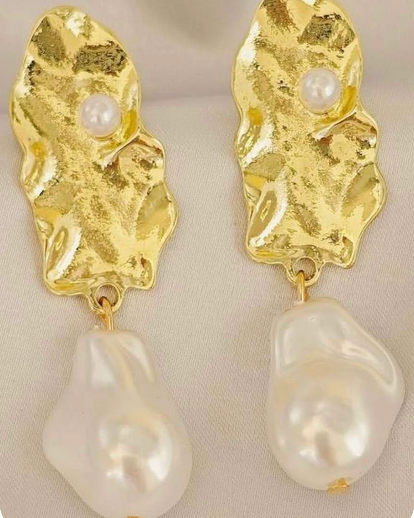 Hammered Pearly Statement Earrings - Image 6