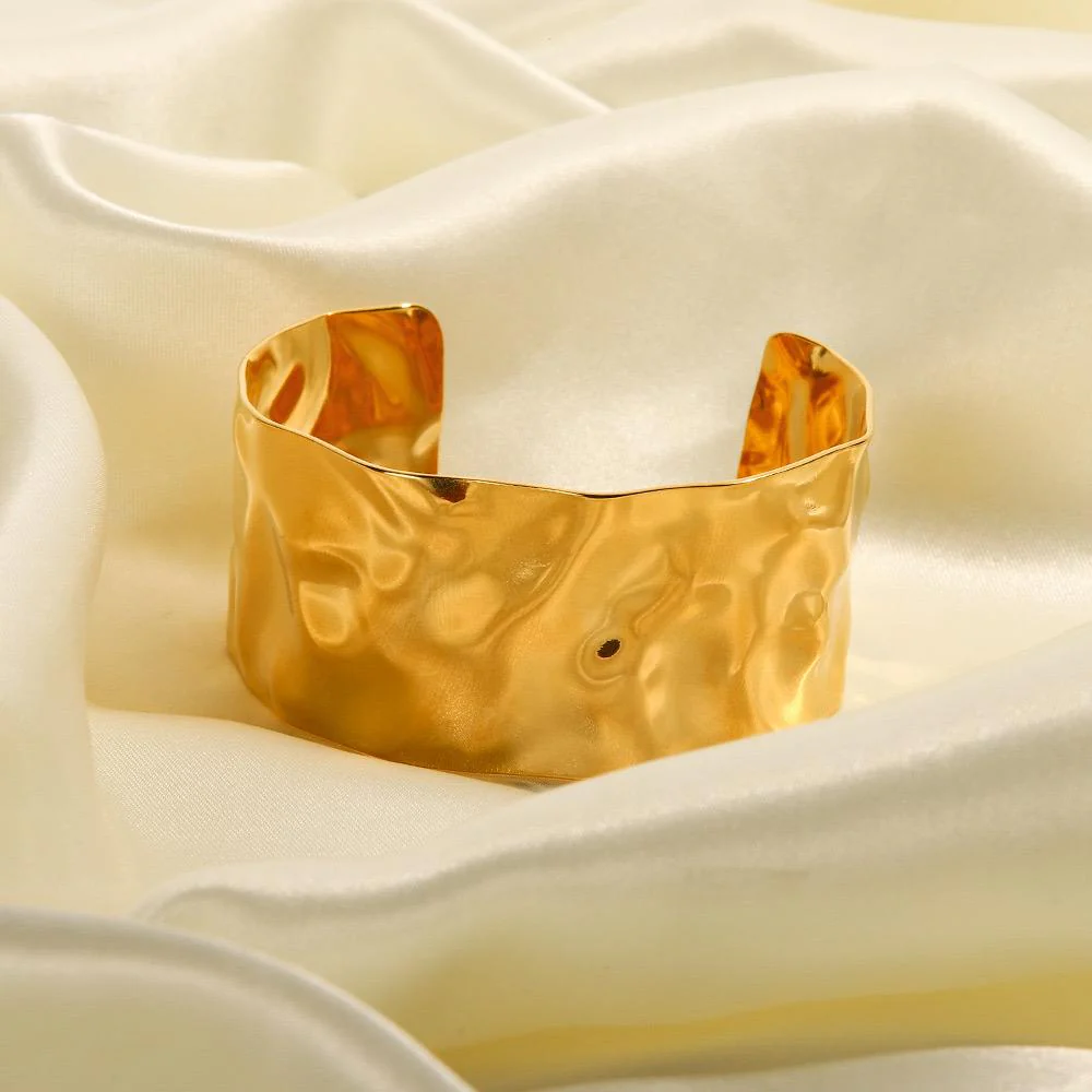 Hammered statement Handcuff - Image 5