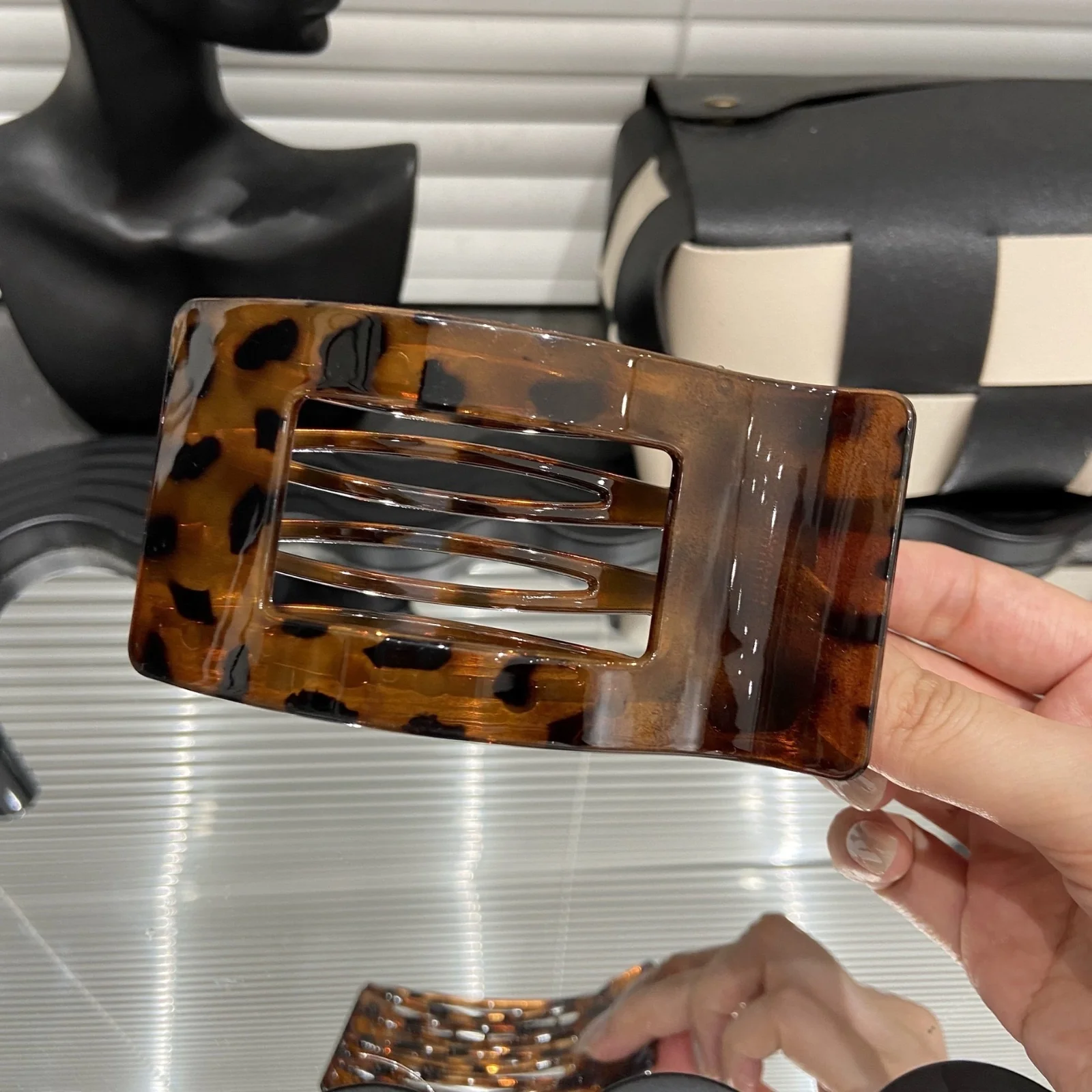 Haute Leopard Claw Clip - Image 2