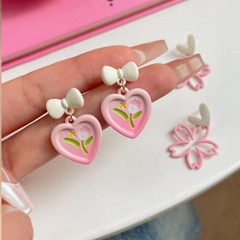 Heart-beat Tulip Earrings - Image 2