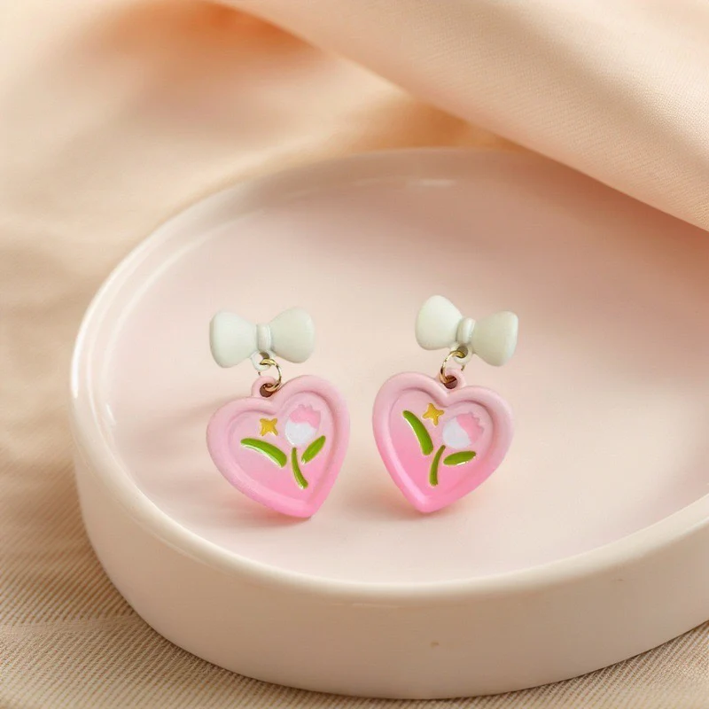 Heart-beat Tulip Earrings - Image 3