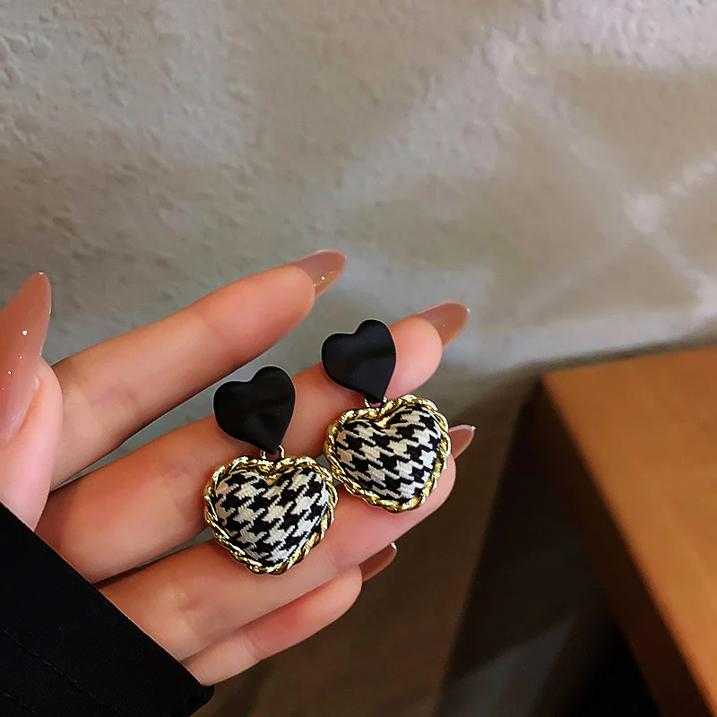 Heart Glitch Earrings - Image 3