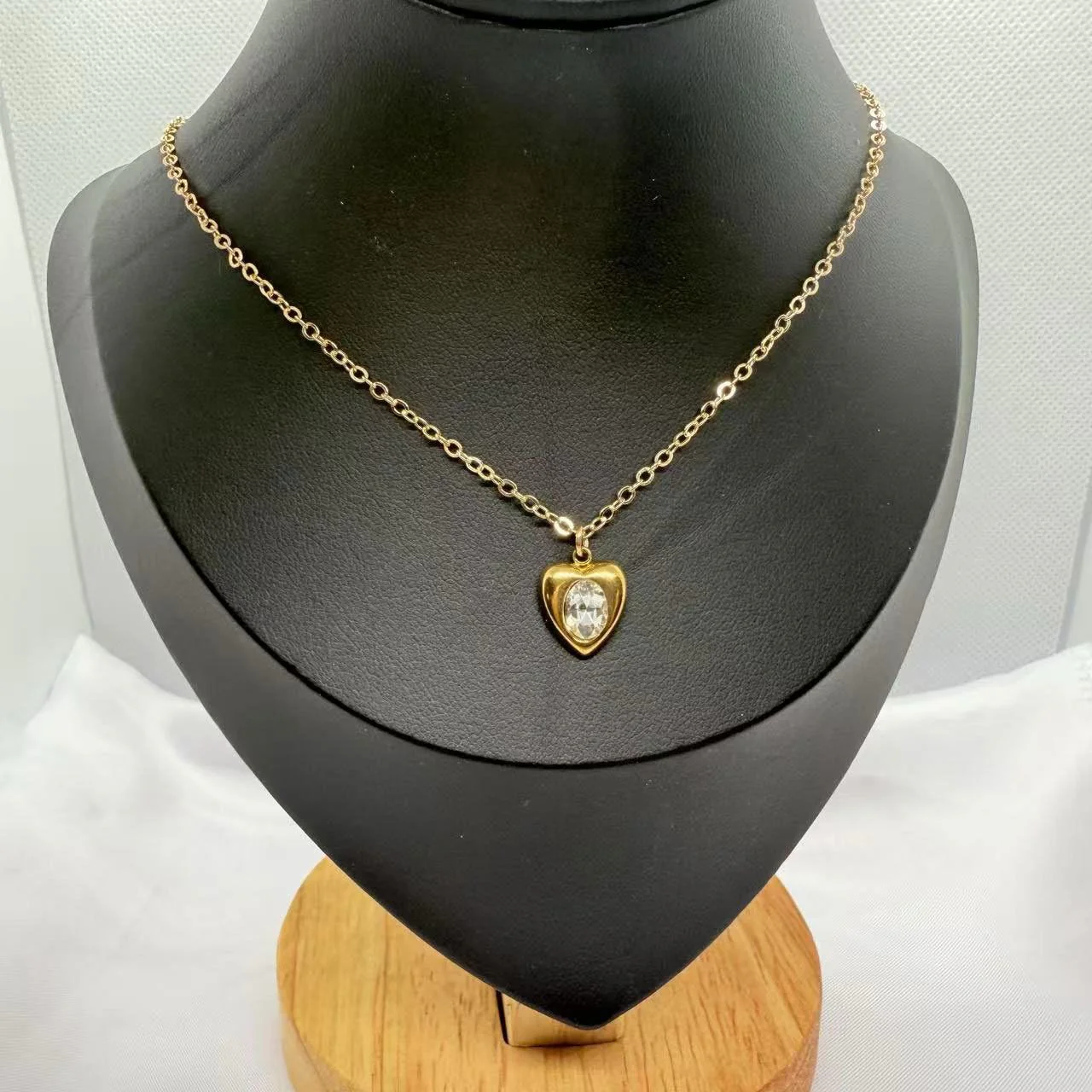 Heart of Glint Necklace - Image 3