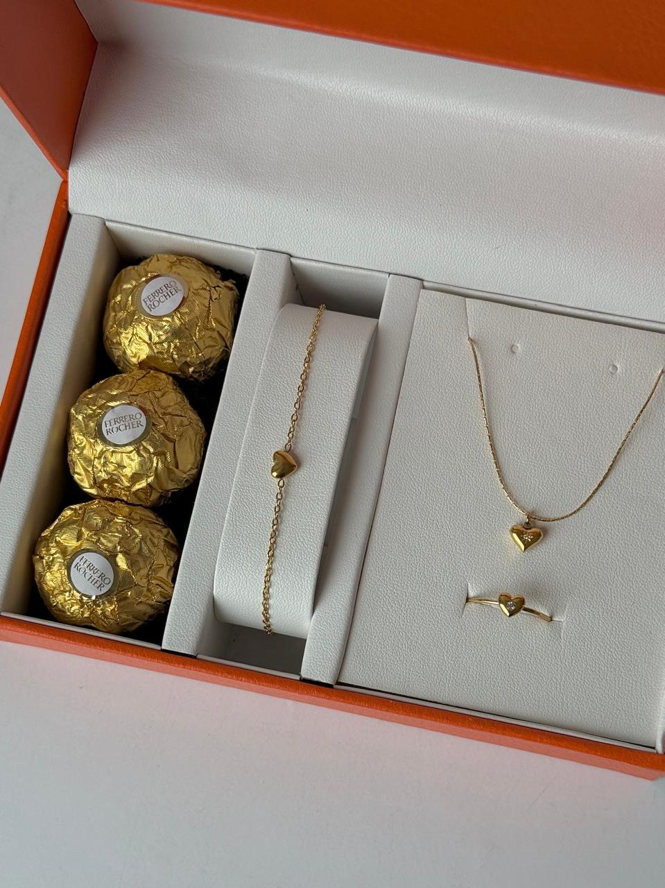 Heart of Gold Indulgence Gift Hamper - Image 4